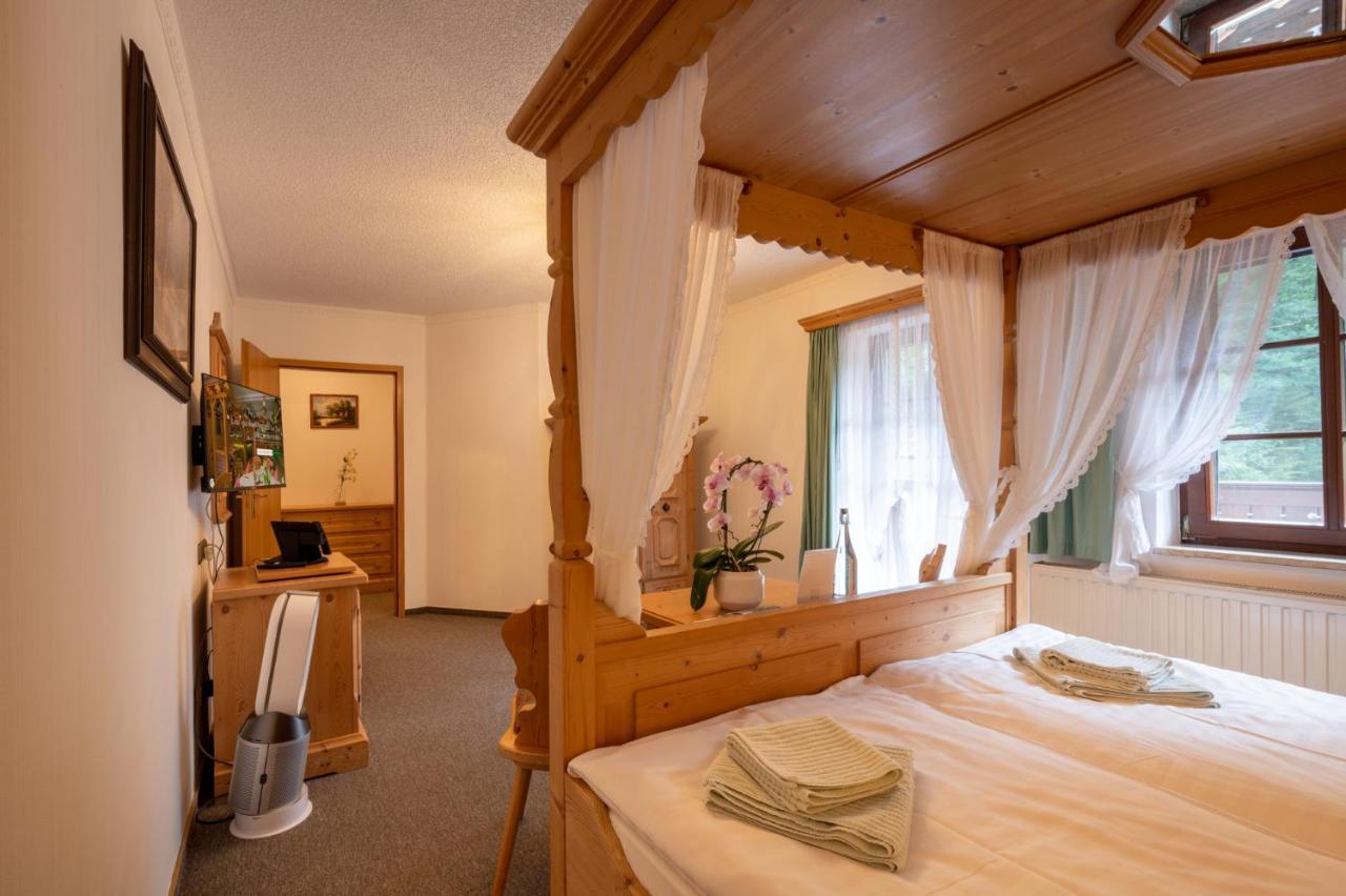 Zur Margarethenmuehle - Landgasthof Und Waldhotel Rosswein エクステリア 写真