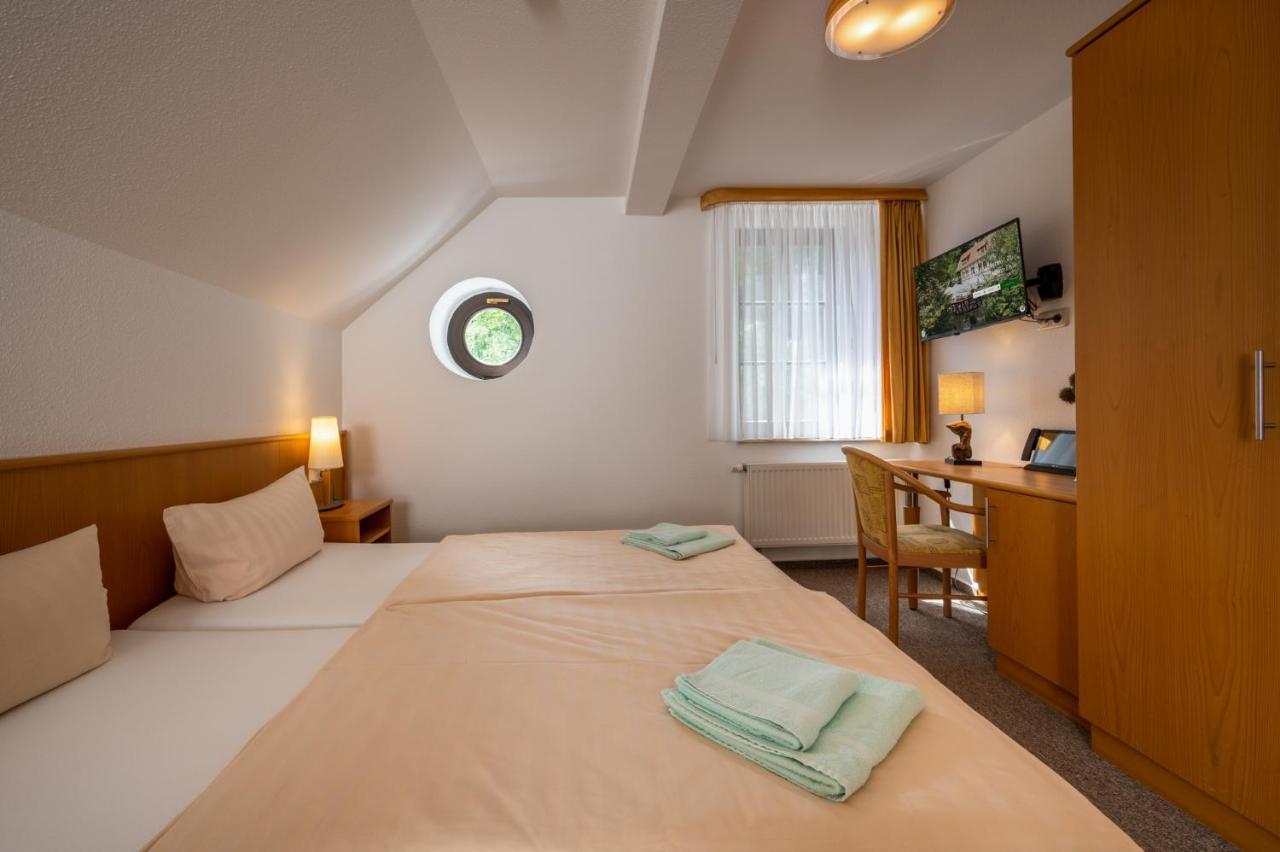 Zur Margarethenmuehle - Landgasthof Und Waldhotel Rosswein エクステリア 写真
