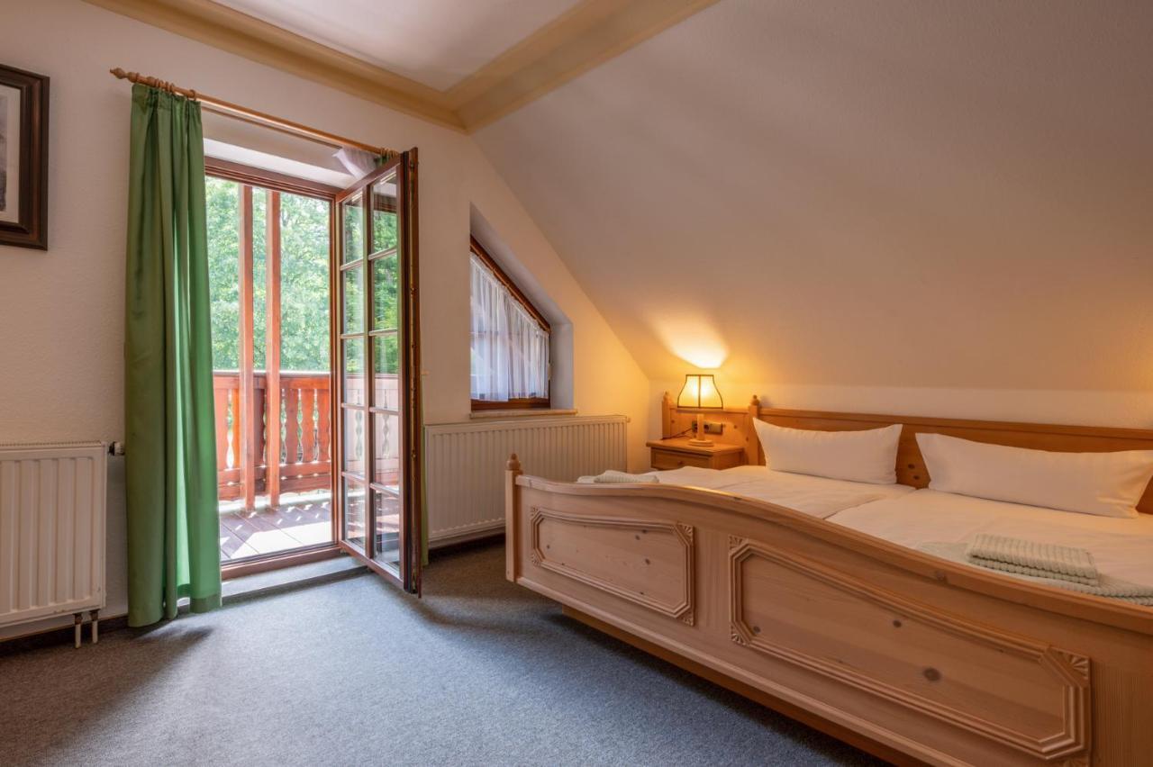 Zur Margarethenmuehle - Landgasthof Und Waldhotel Rosswein エクステリア 写真